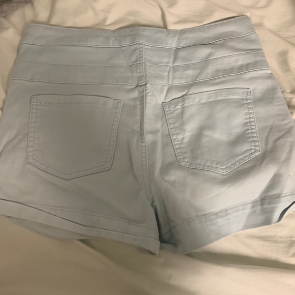 Light blue high wasted shorts - Picture 2 of 4